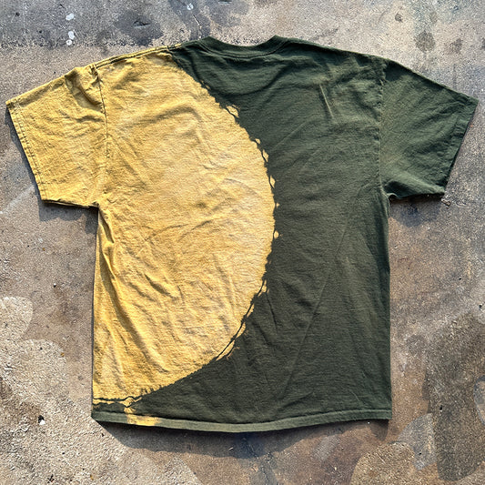 XL GREEN & BEIGE T SHIRT