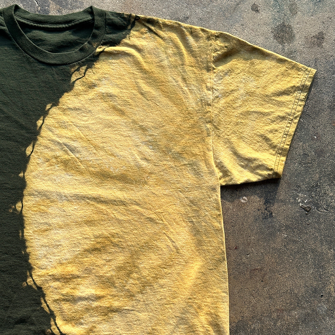 XL GREEN & BEIGE T SHIRT