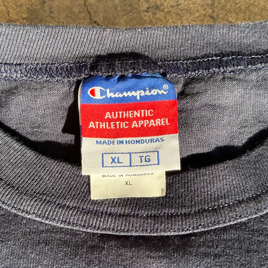 XL VINTAGE CHAMPION SHIRT