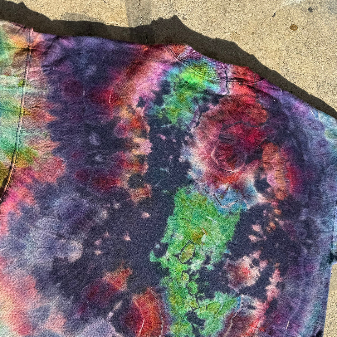 MEDIUM CREWNECK SWEATSHIRT
