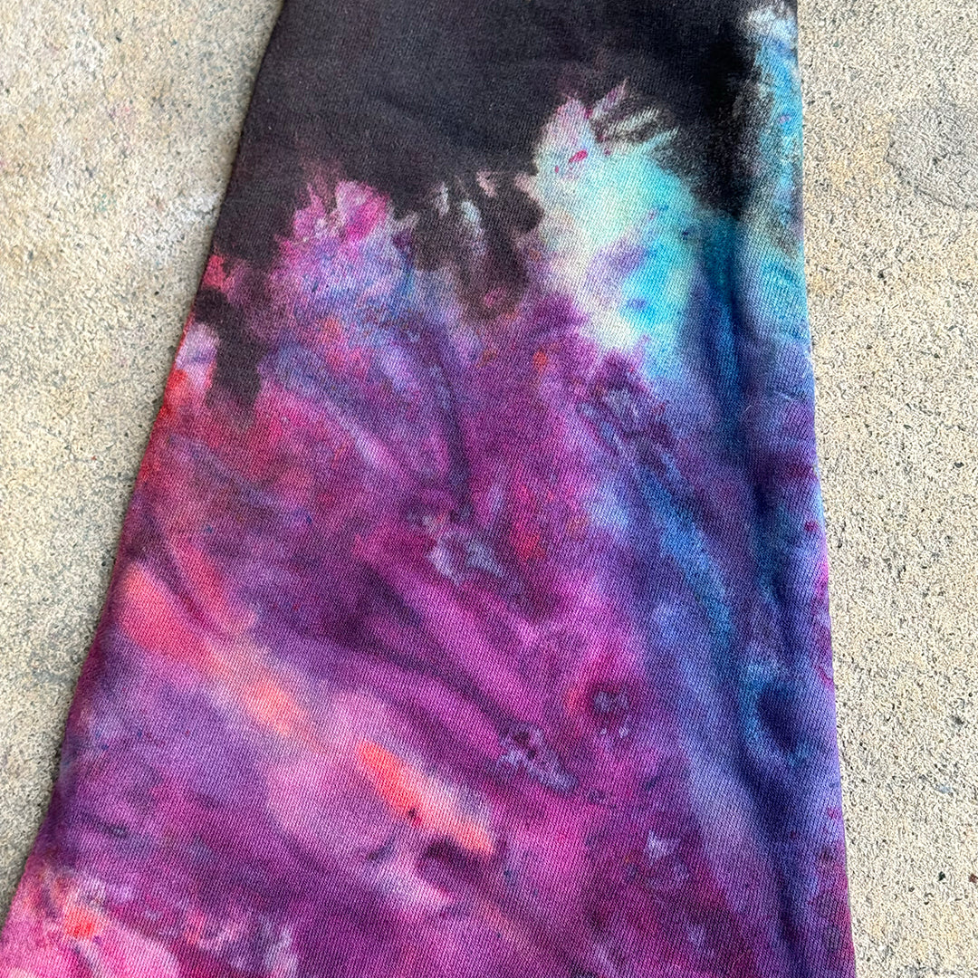 MEDIUM CREWNECK SWEATSHIRT